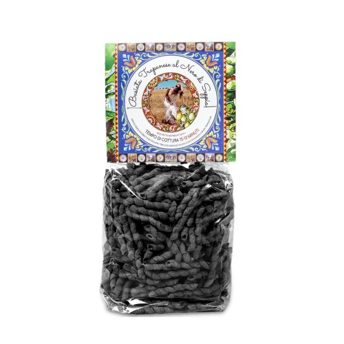 busiata nero di seppia, makaron w czarny kolorze